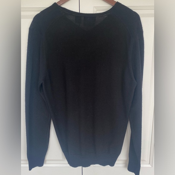 Men’s Calvin Klein v-neck sweater. Medium - Picture 2 of 4